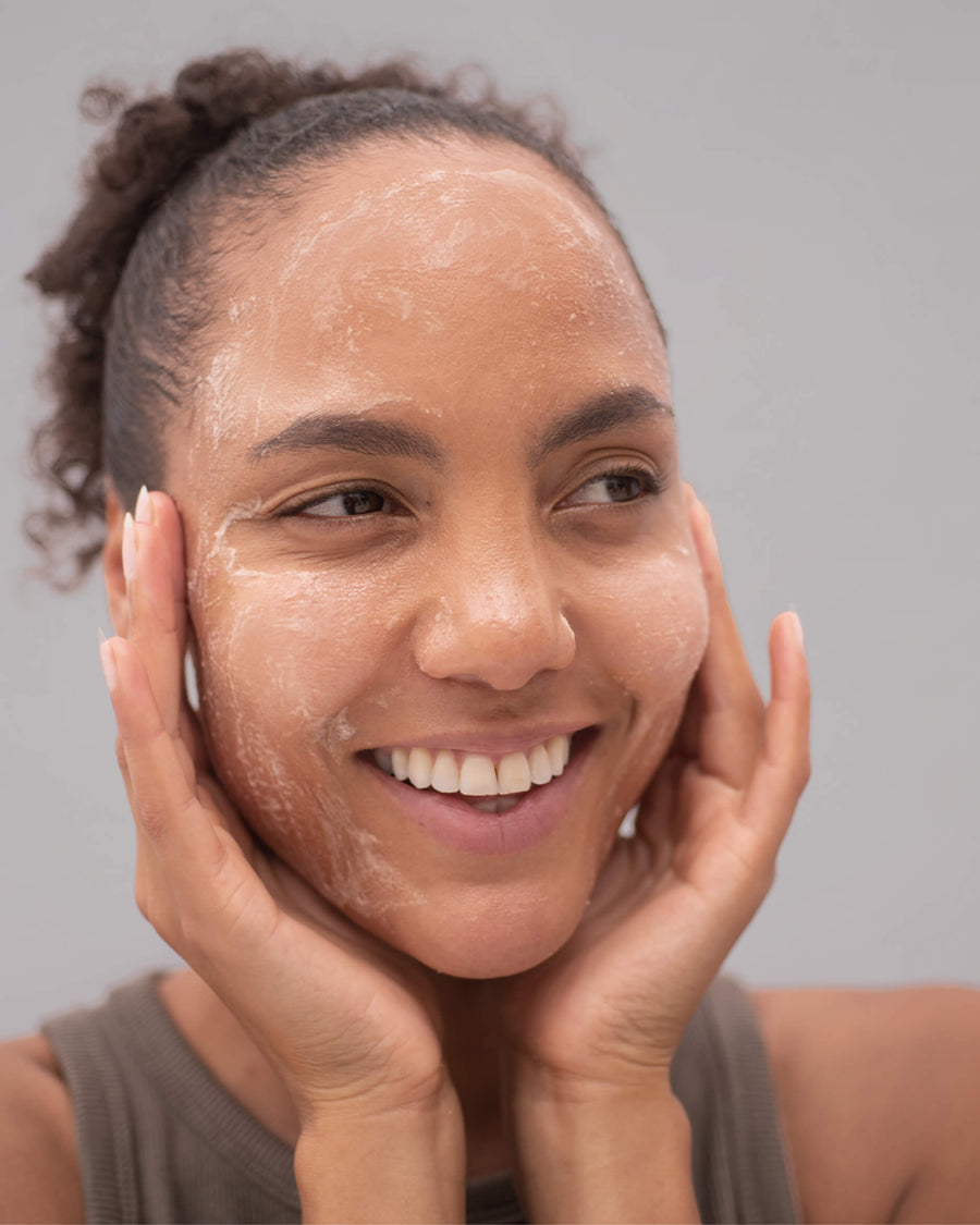 EXFOLIATING JELLY CLEANSER